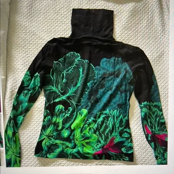 Floral Long Sleeve Turtleneck Top - Picture 3 of 9